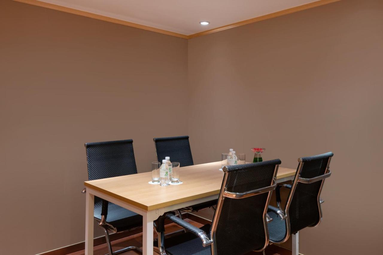 Holiday Inn Downtown شانغهاي المظهر الخارجي الصورة